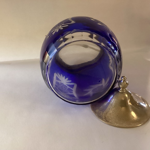 Vintage biscuit jar cobalt blue etched glass with metal lid clear bottom - Picture 6 of 9